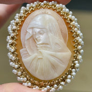 14K Yellow Gold Madonna Cameo Frame Pin